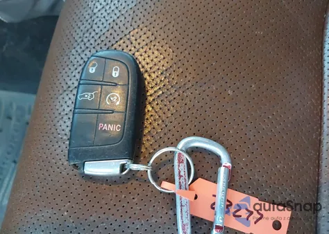 2015 Jeep Grand Cherokee Summit z USA, uszkodzony, nr VIN 1C4RJEJG6FC922681